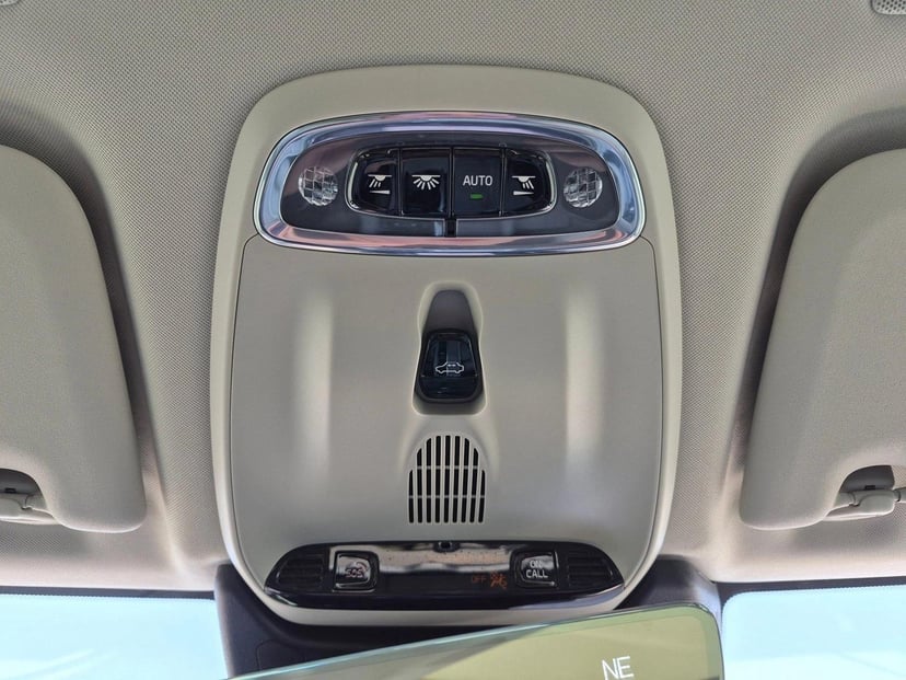 2021 Volvo XC60 - Image 11