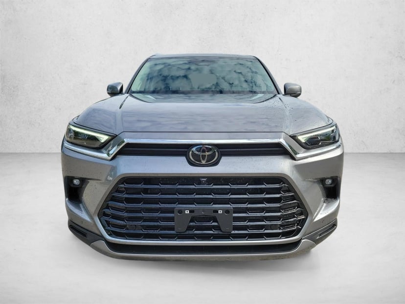 2025 Toyota Grand Highlander - Image 2
