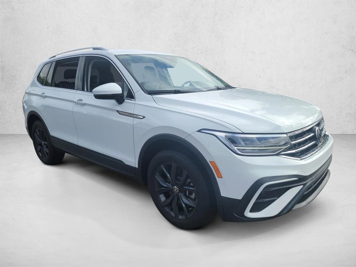 2024 Volkswagen Tiguan - Image 3