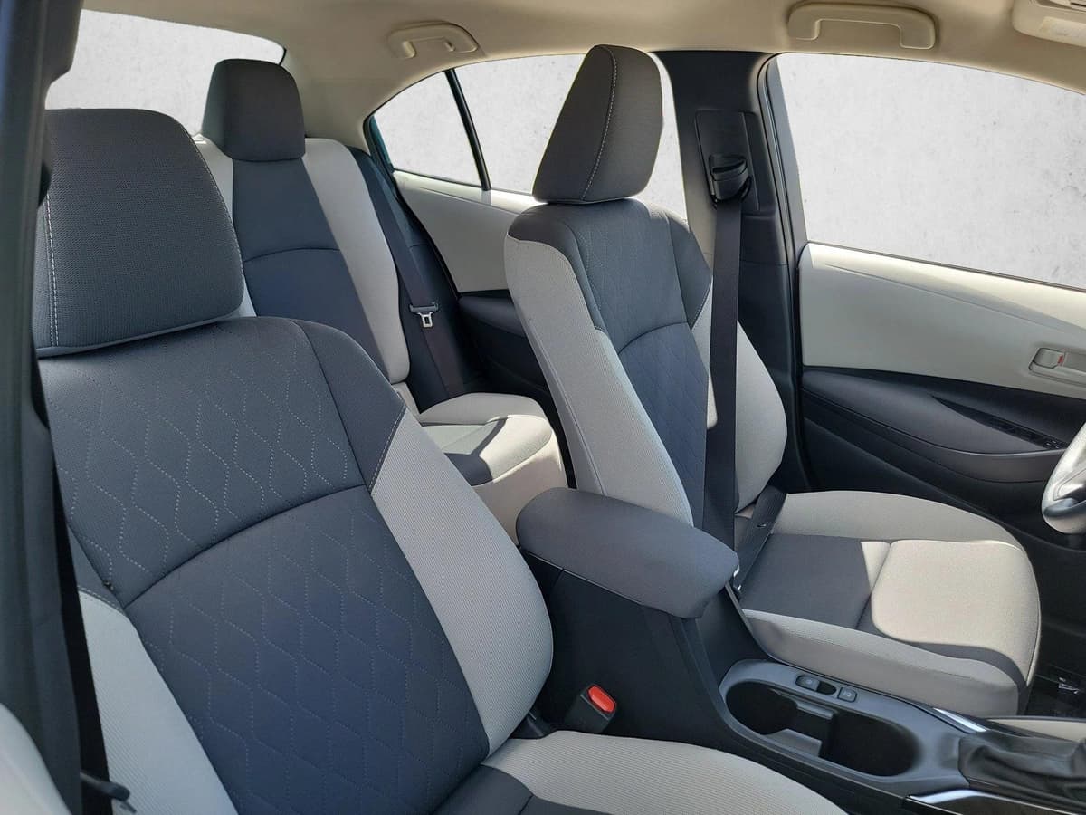 2025 Toyota Corolla - Image 15