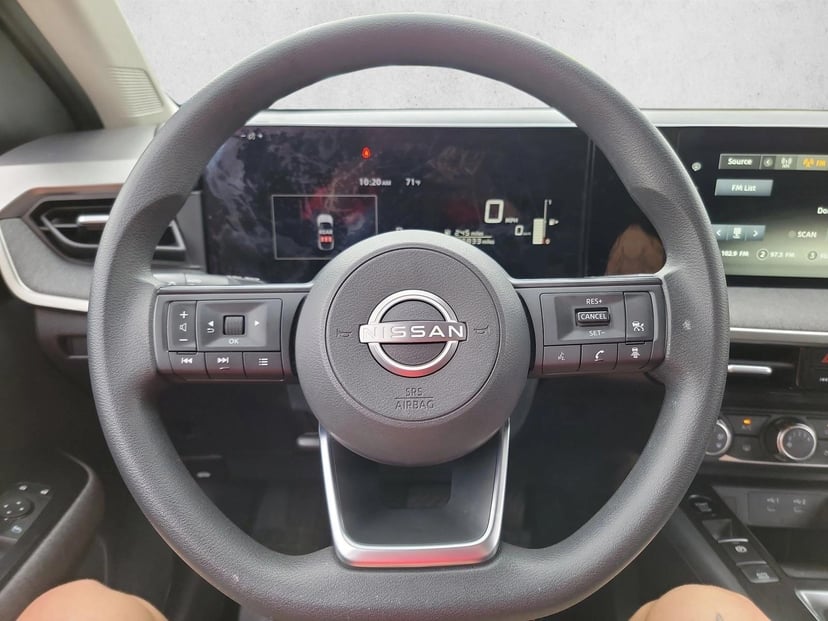 2025 Nissan Kicks - Image 13