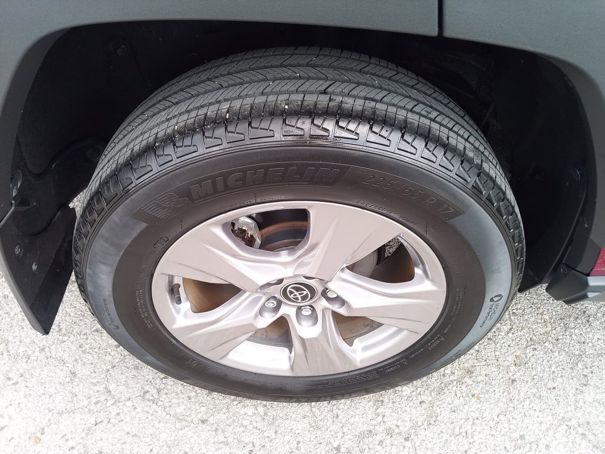 2023 Toyota RAV4 - Image 11