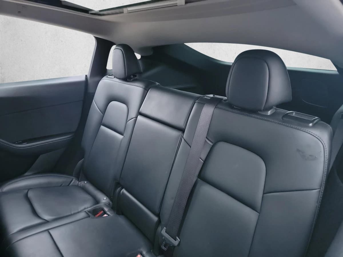 2022 Tesla Model Y - Image 11