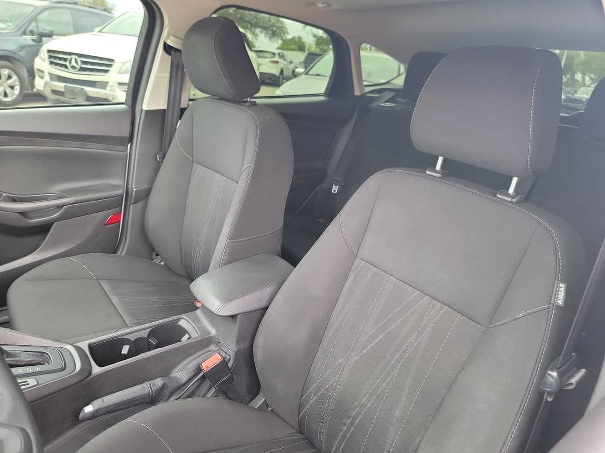 2017 Ford Focus - Image 11