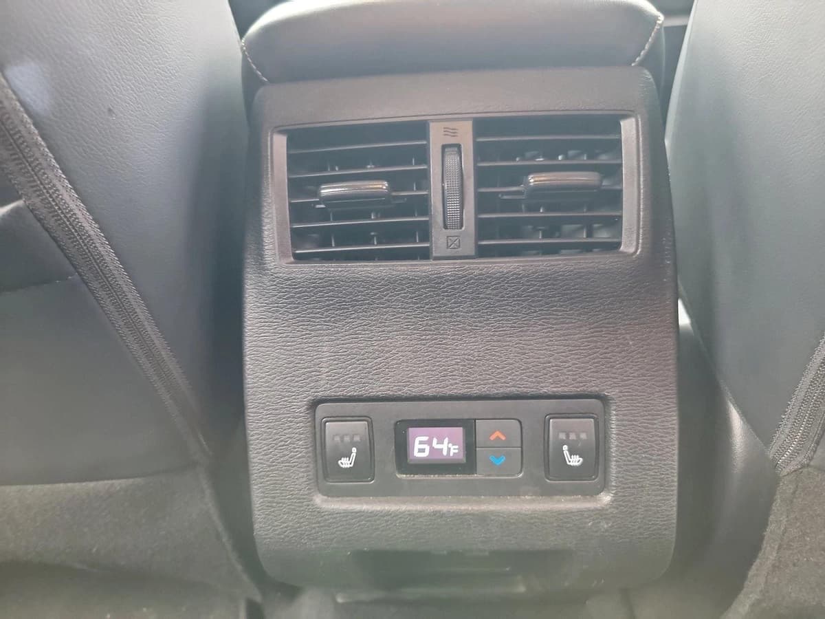 2024 Mitsubishi Outlander - Image 17