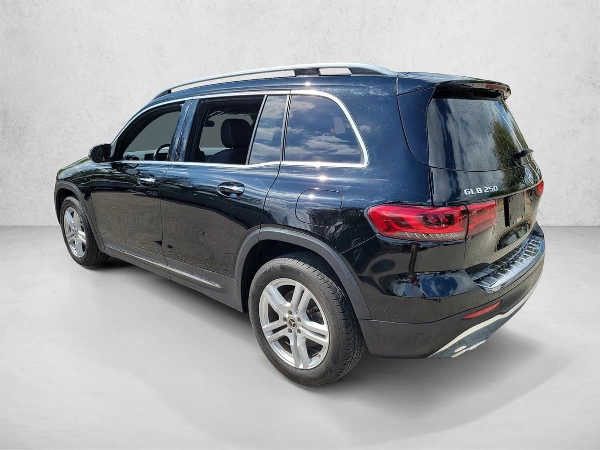 2023 Mercedes-Benz GLB 250 - Image 6