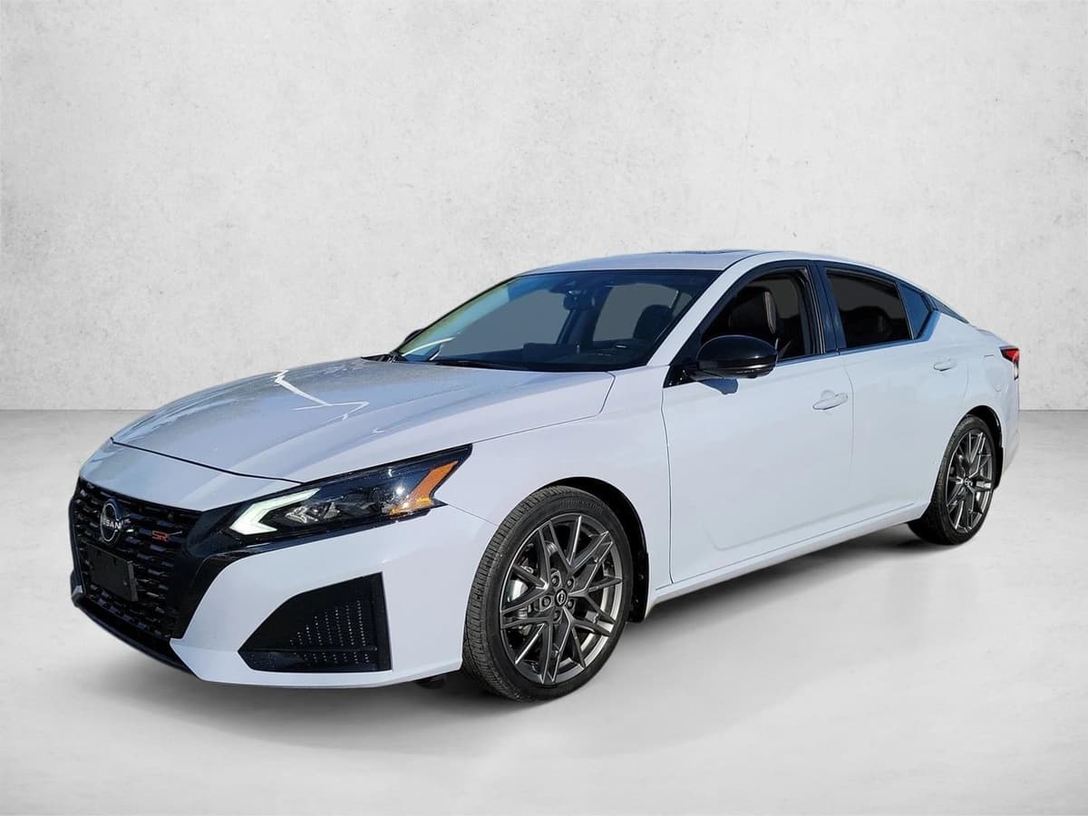 2023 Nissan Altima - Image 1