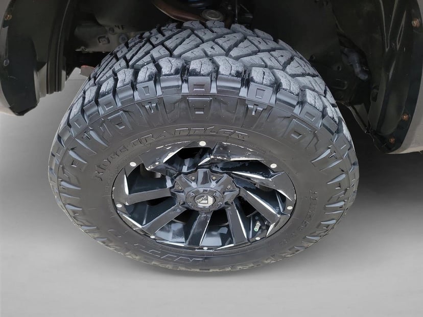 2019 Toyota Tacoma - Image 9