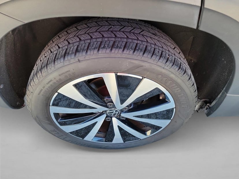 2024 Volkswagen Taos - Image 11