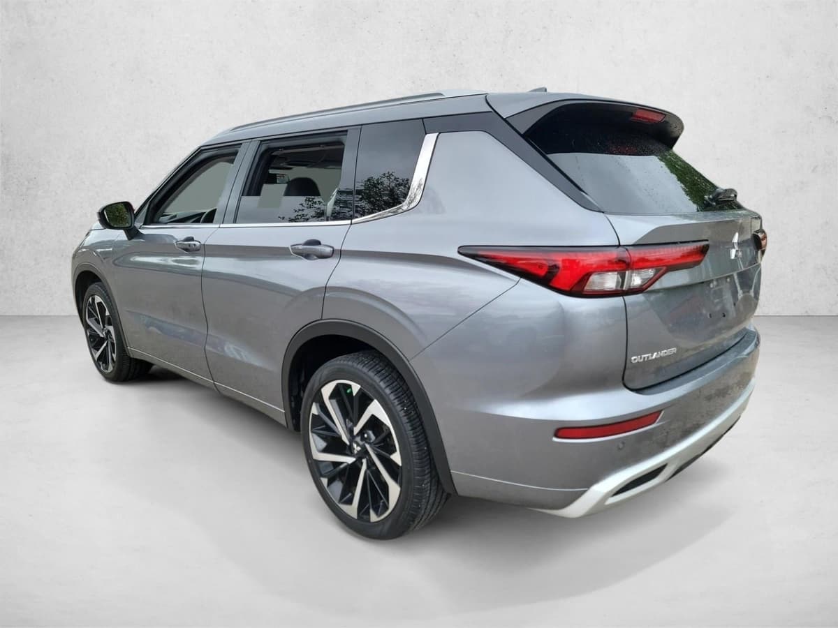 2024 Mitsubishi Outlander - Image 6
