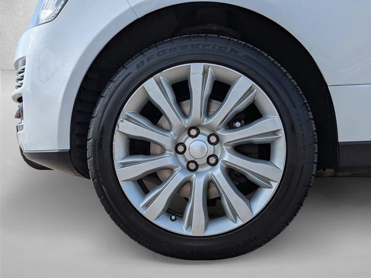 2017 Land Rover Range Rover - Image 24