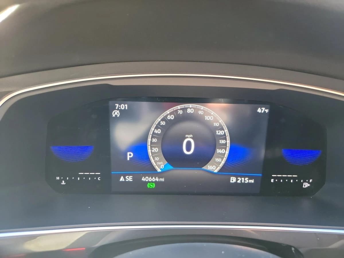 2023 Volkswagen Tiguan - Image 21