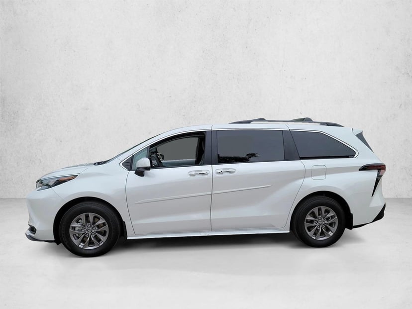 2026 Toyota Sienna - Image 8