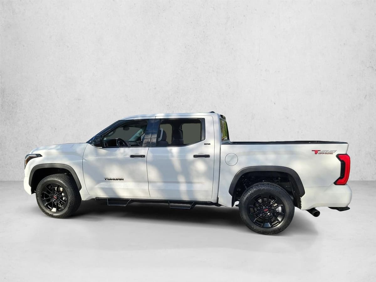 2023 Toyota Tundra - Image 8