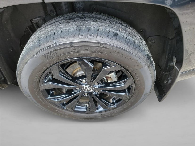 2025 Toyota RAV4 Hybrid - Image 12