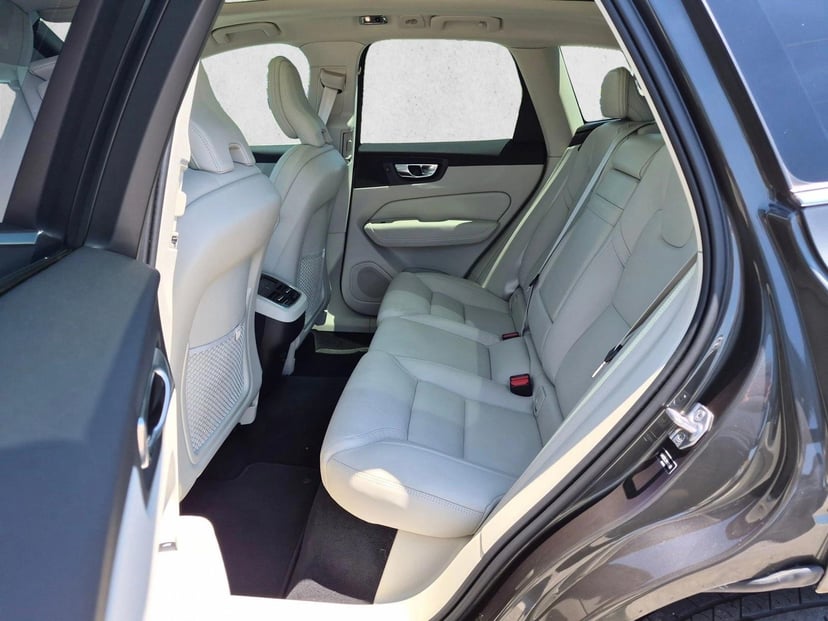 2021 Volvo XC60 - Image 15