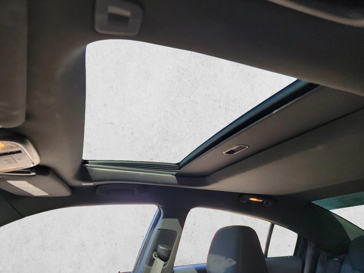 2018 Dodge Charger - Image 20