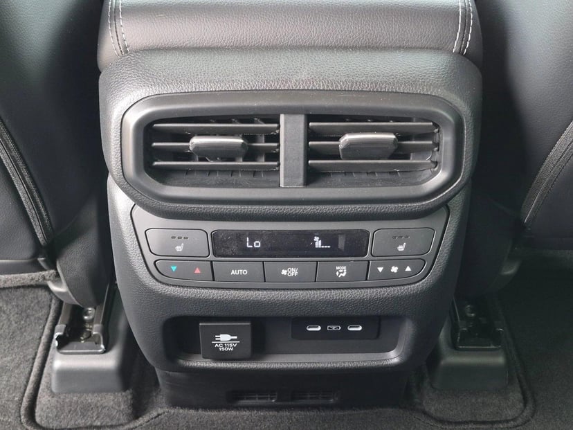 2025 Honda Pilot - Image 16