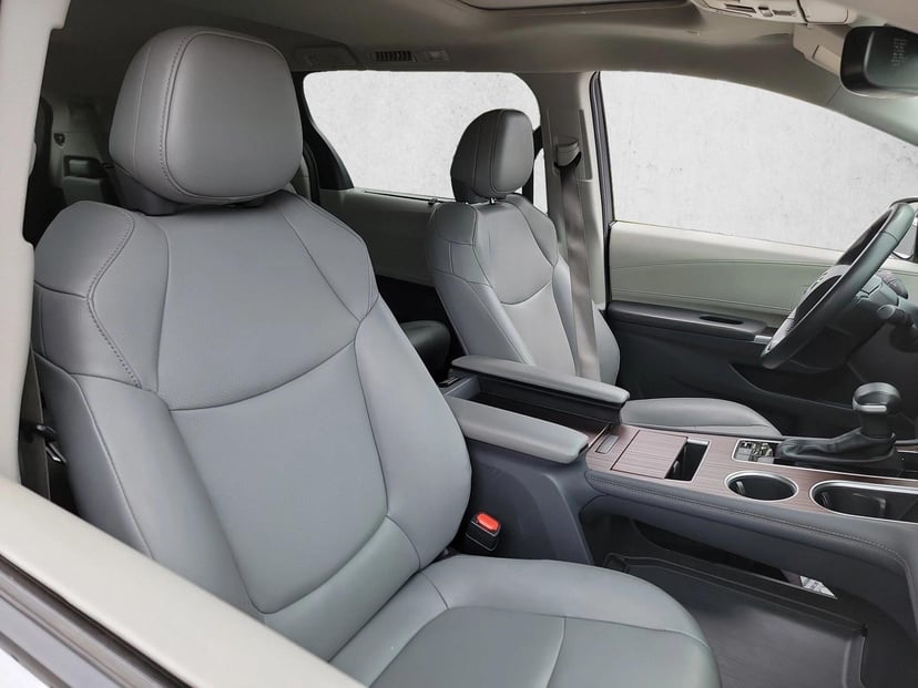 2024 Toyota Sienna - Image 15