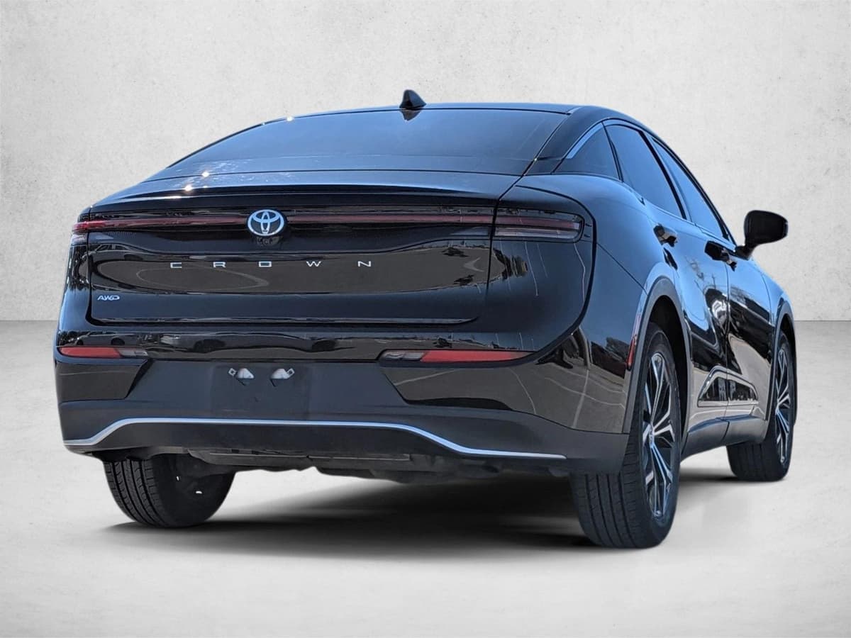 2023 Toyota Crown - Image 5
