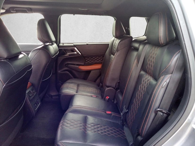 2022 Mitsubishi Outlander - Image 11