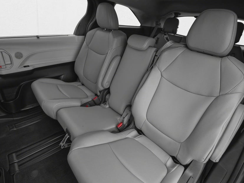 2026 Toyota Sienna - Image 8