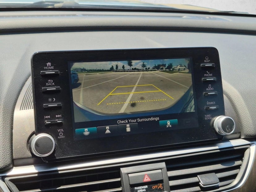 2019 Honda Accord Hybrid - Image 12