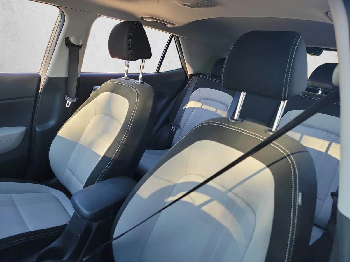 2023 Hyundai Venue - Image 13