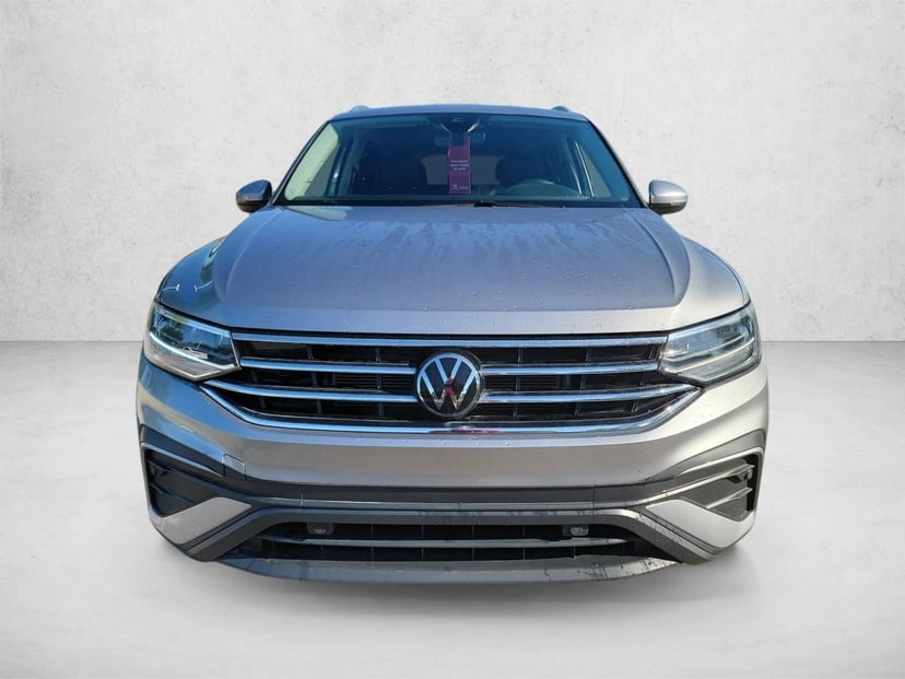 2024 Volkswagen Tiguan - Image 2