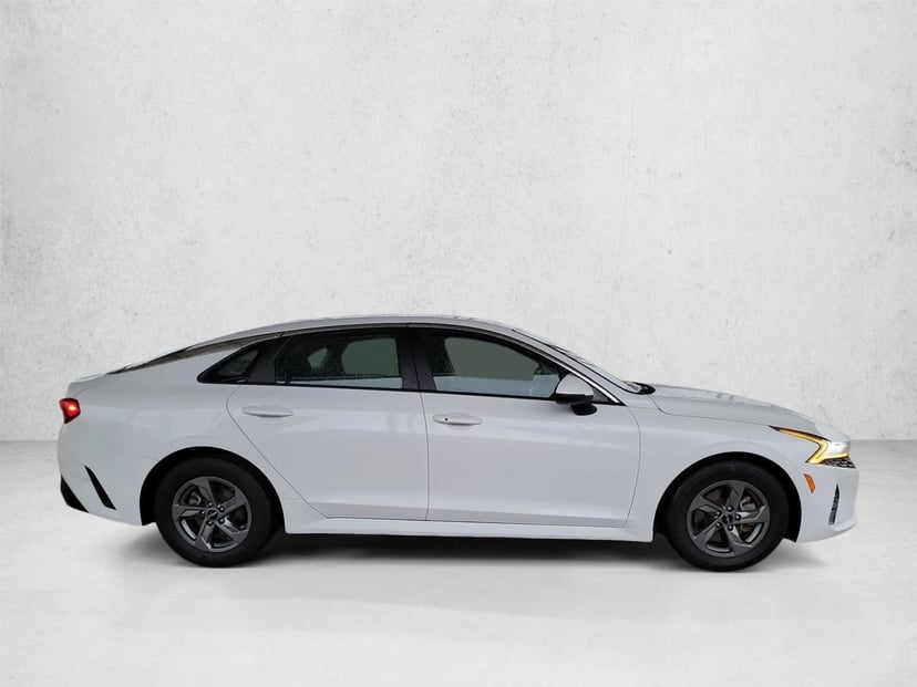 2023 Kia K5 - Image 4