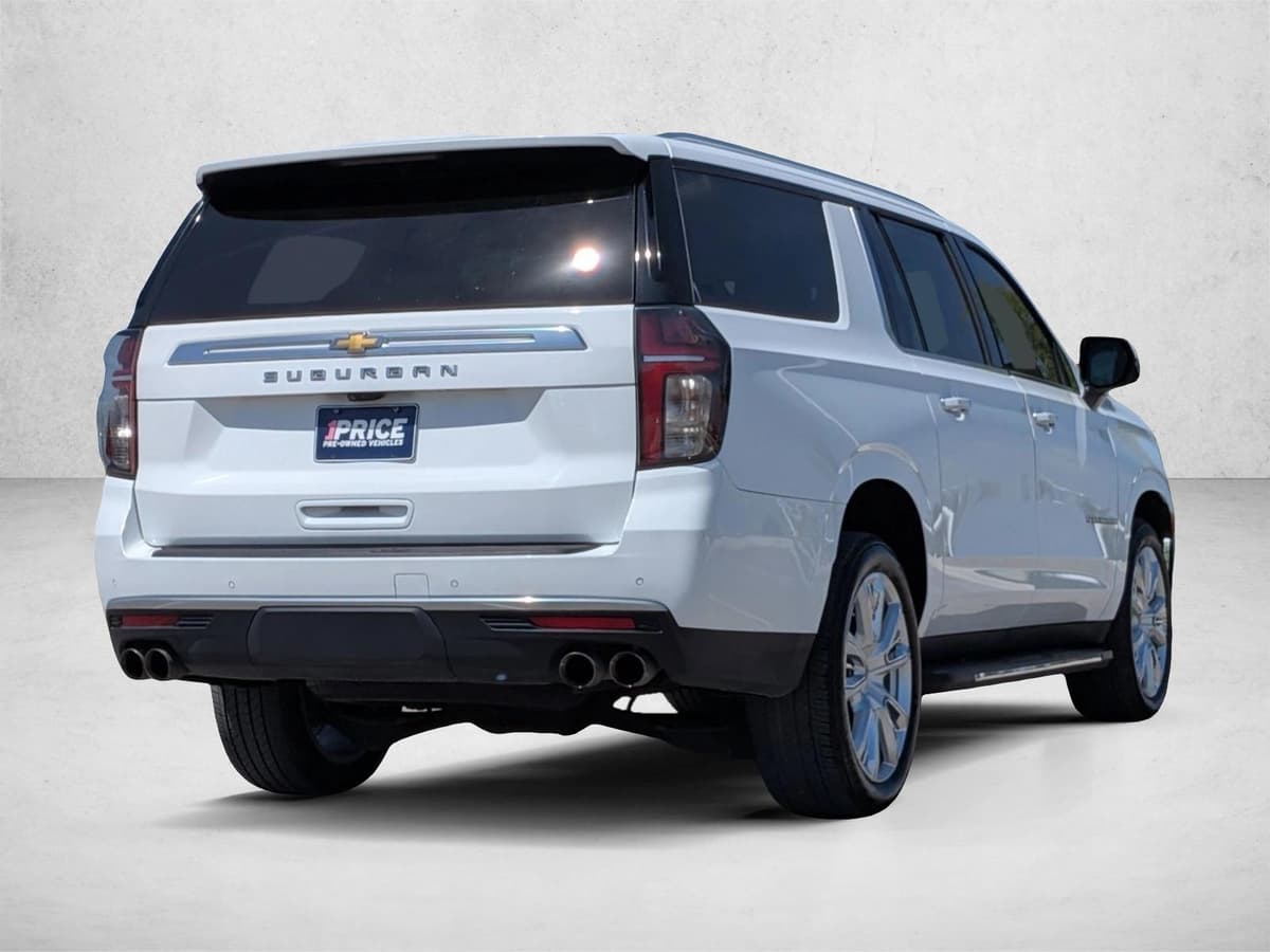 2022 Chevrolet Suburban - Image 5
