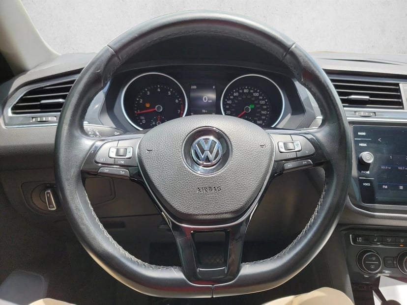 2018 Volkswagen Tiguan - Image 19