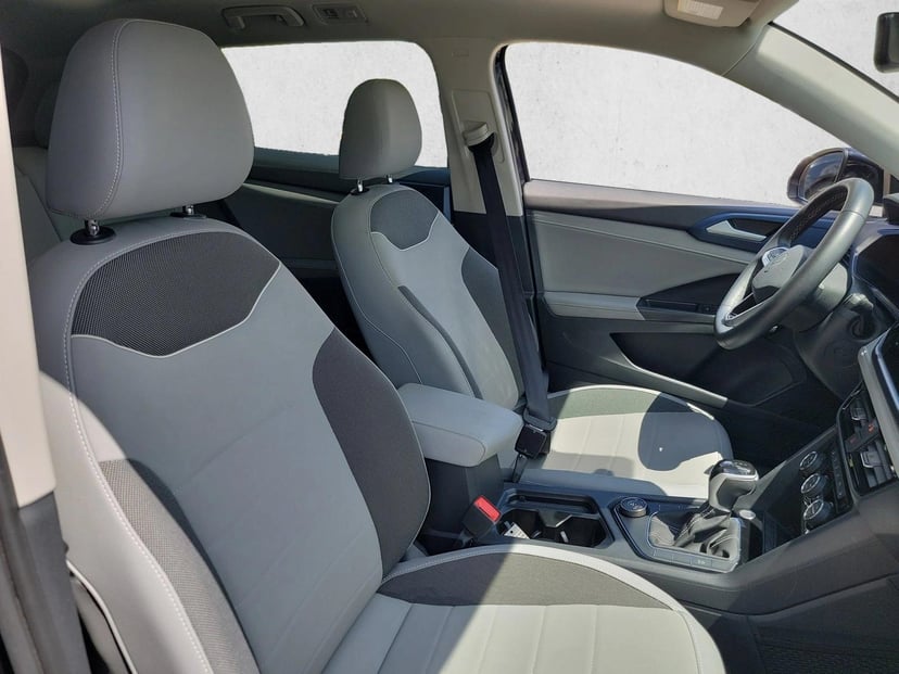2024 Volkswagen Taos - Image 12
