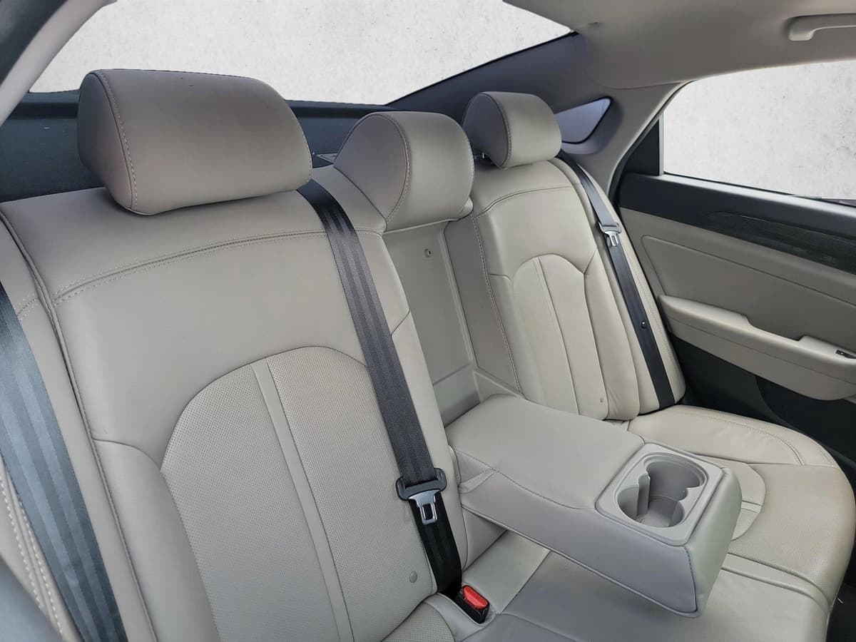 2018 Hyundai Sonata - Image 12
