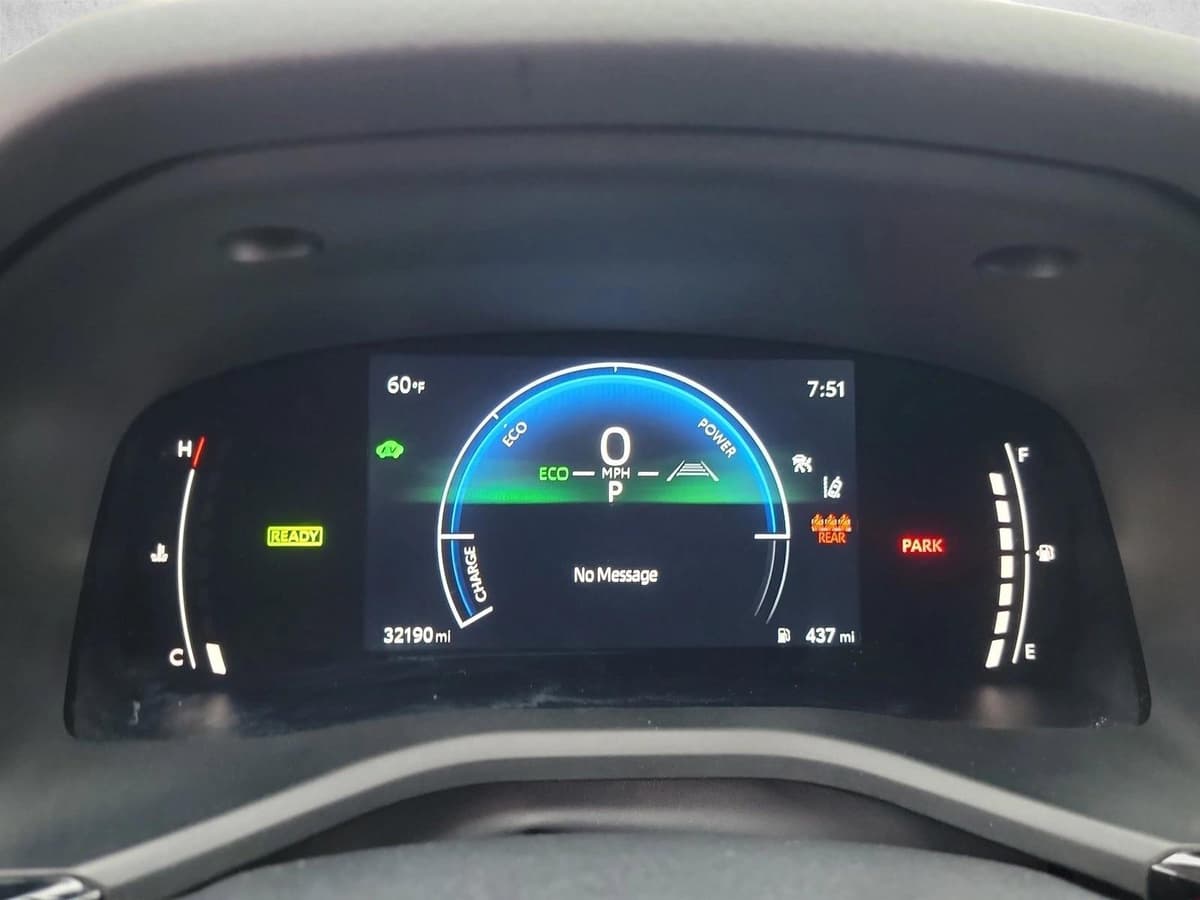 2025 Toyota Camry - Image 20