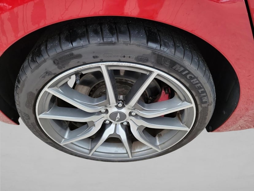 2019 Genesis G70 - Image 11