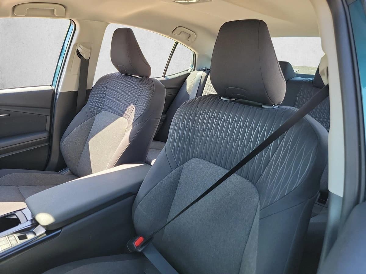 2025 Toyota Camry - Image 10