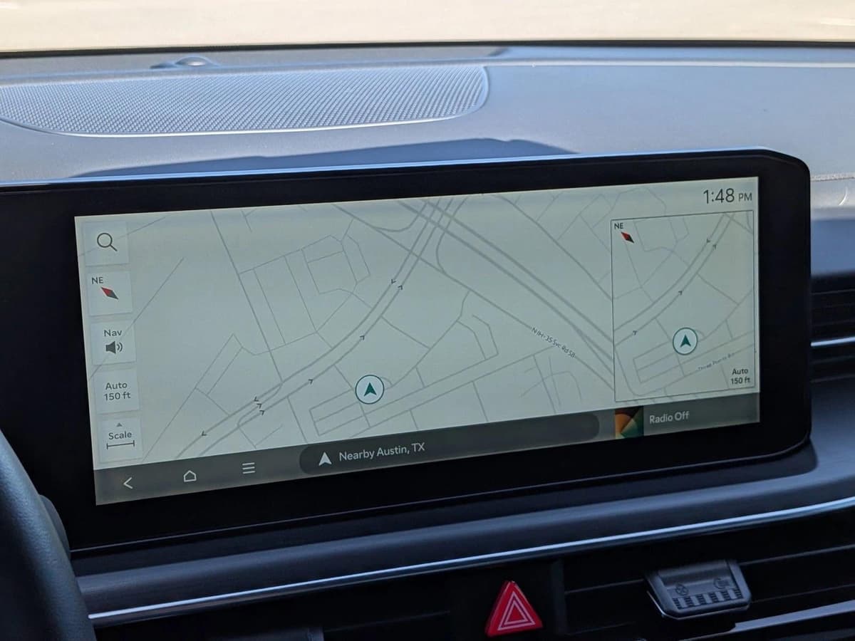 2025 Kia K5 - Image 14