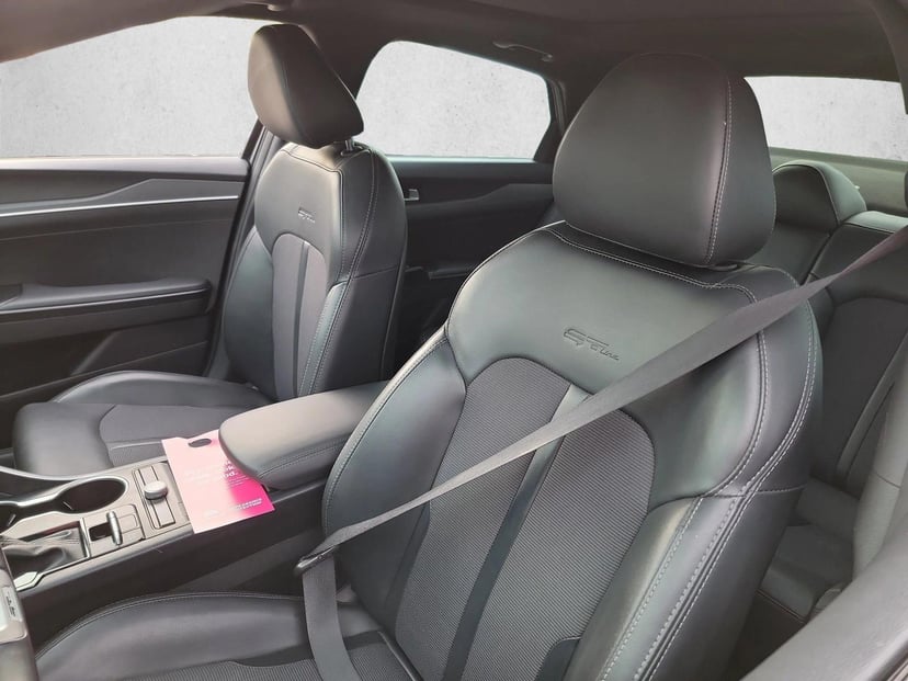 2023 Kia K5 - Image 13