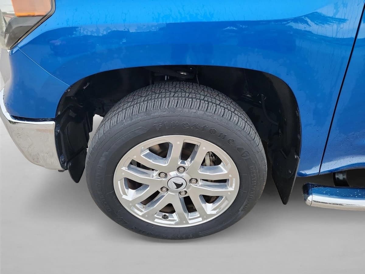 2018 Toyota Tundra - Image 10