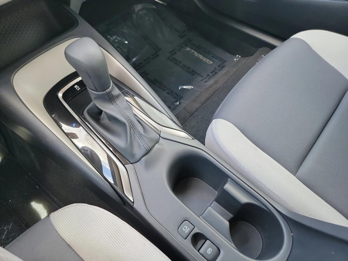 2025 Toyota Corolla - Image 22