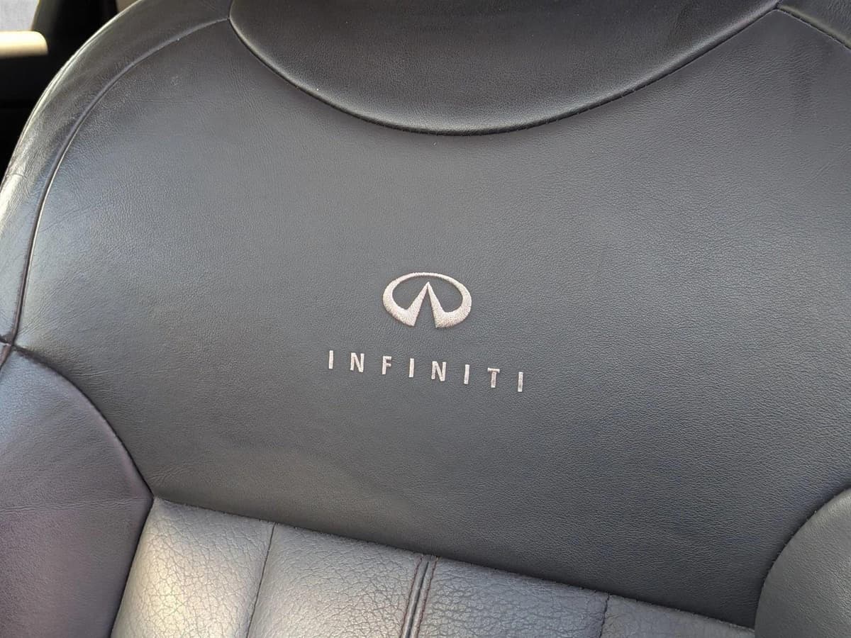 2012 INFINITI FX35 - Image 17