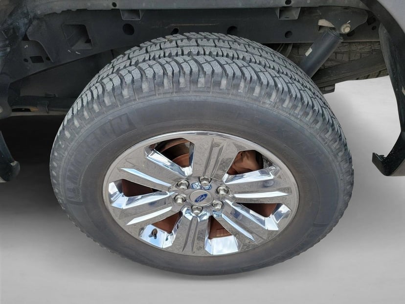 2019 Ford F-150 - Image 13