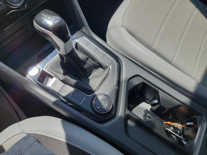 2024 Volkswagen Taos - Image 20