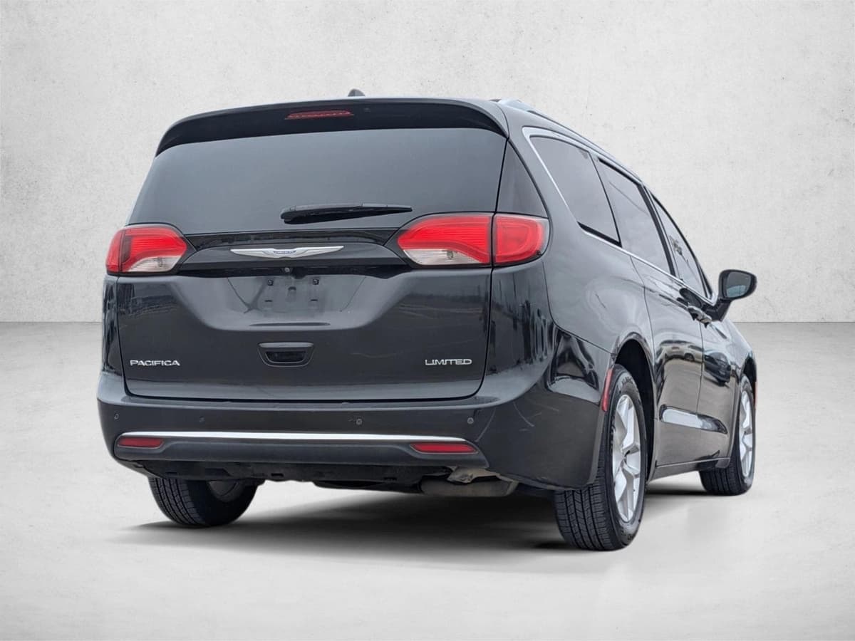 2020 Chrysler Pacifica - Image 5
