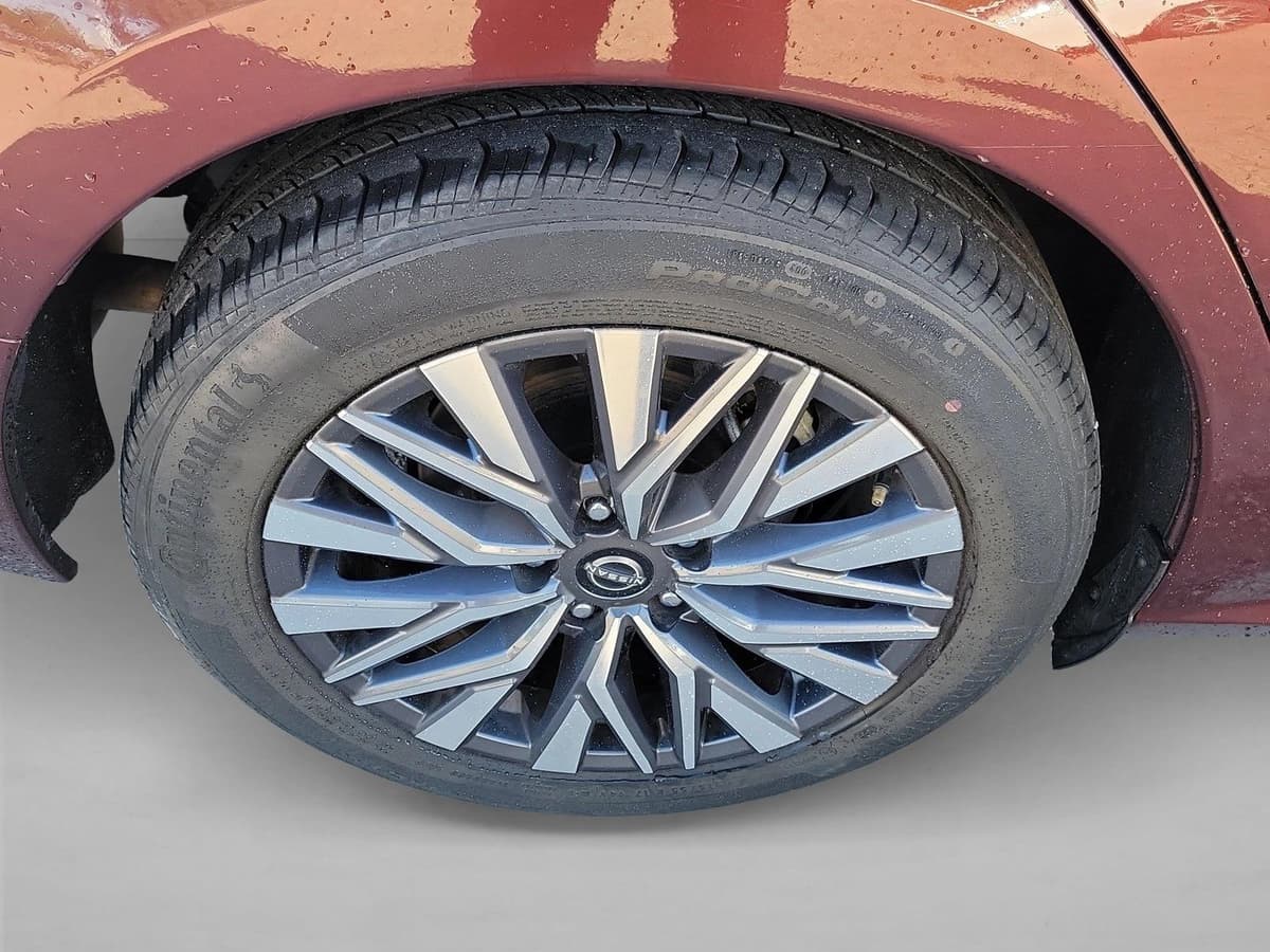 2023 Nissan Altima - Image 10