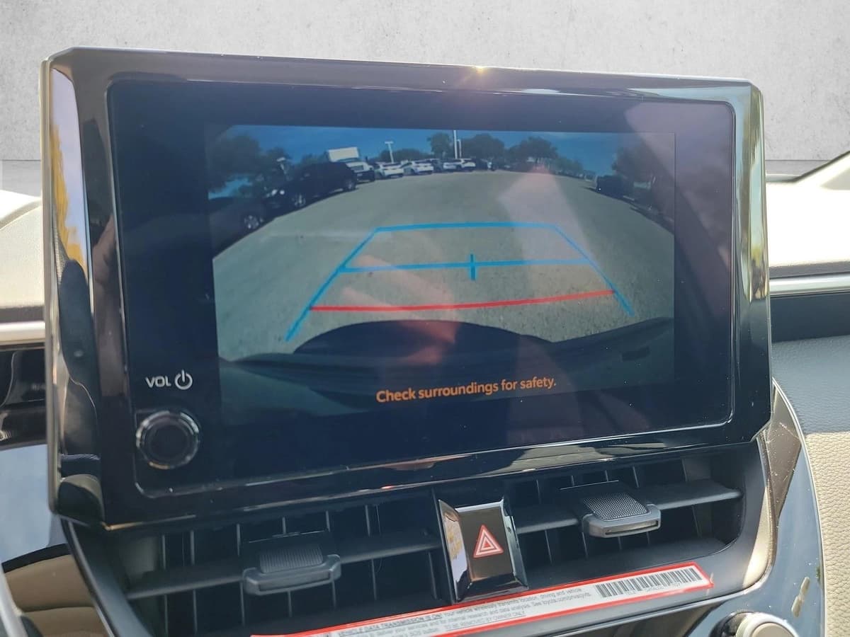 2025 Toyota Corolla - Image 23