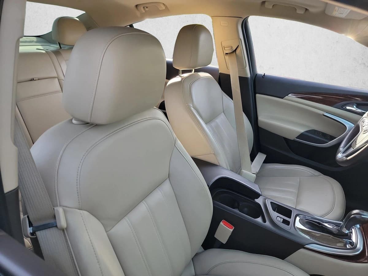 2016 Buick Regal - Image 15