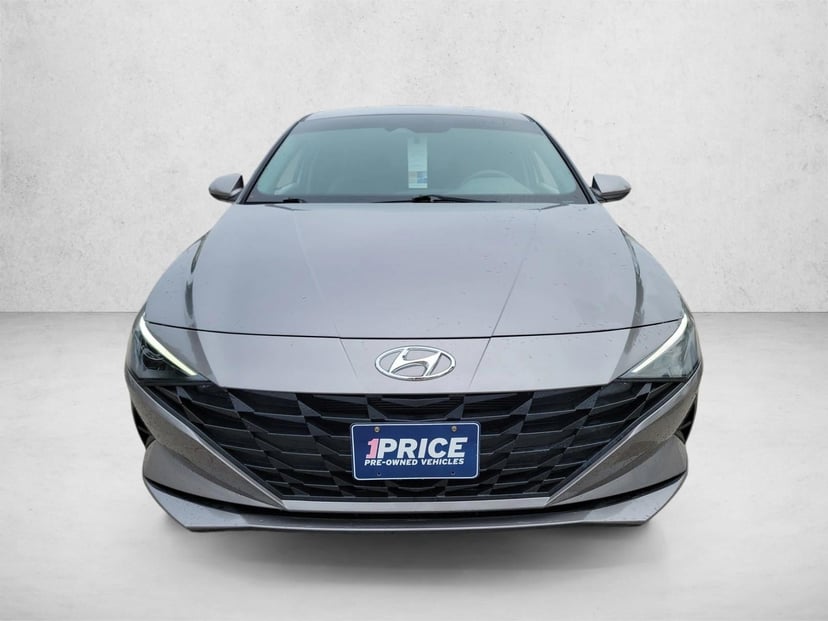 2023 Hyundai Elantra - Image 3