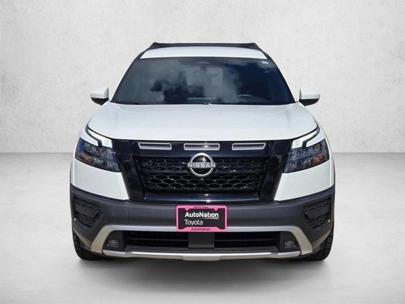 2025 Nissan Pathfinder - Image 2